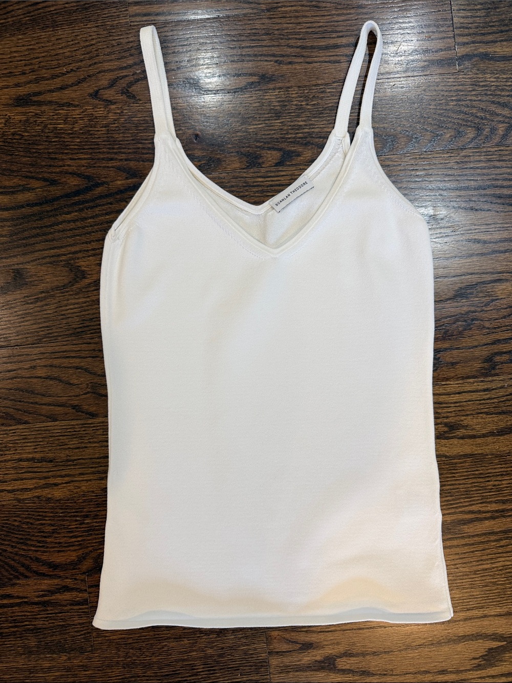 Scanlan Theodore Classic White V-Neck Crepe Knit Tank Spaghetti straps